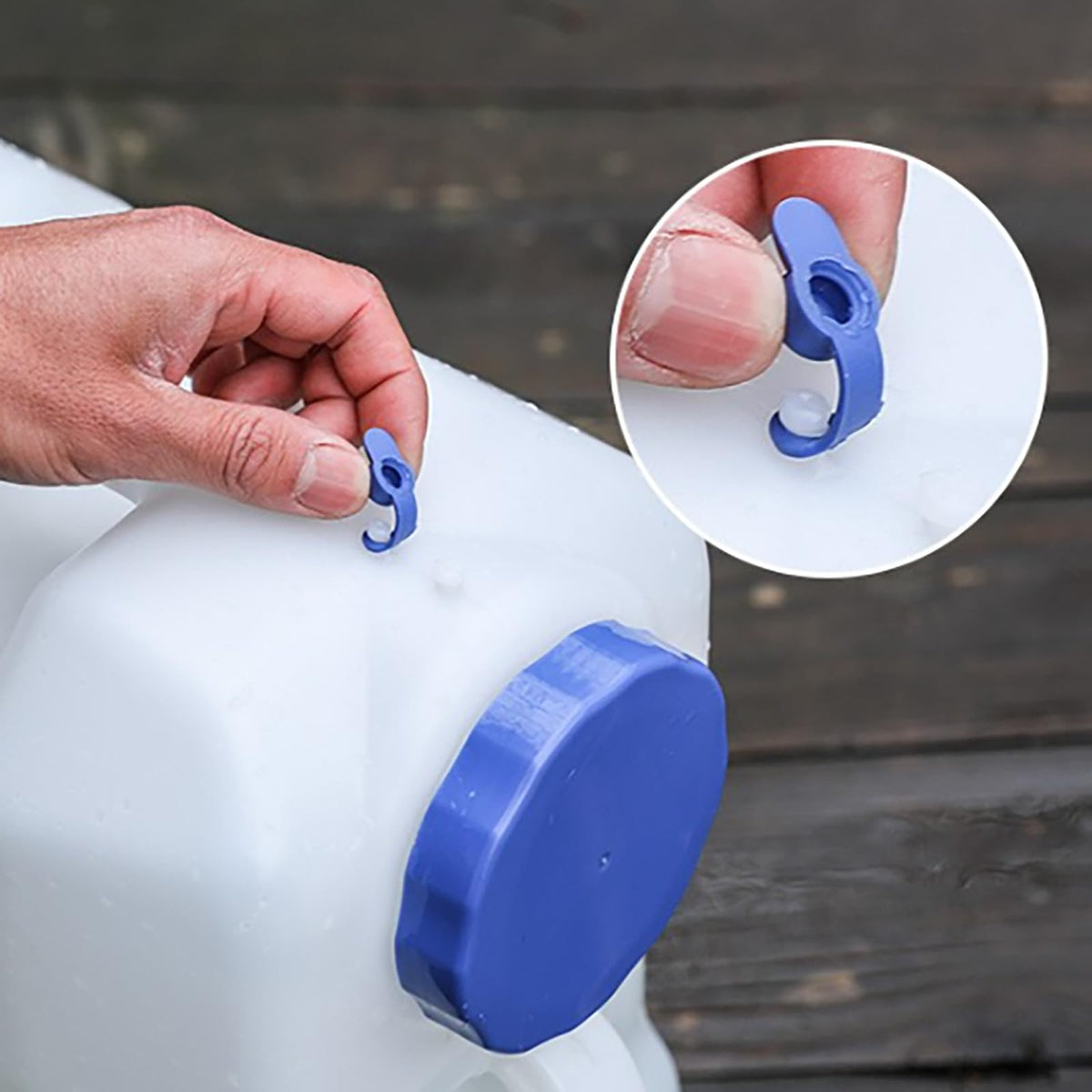 2 Gallons Clear Water Container with Spigot and Handle C9271