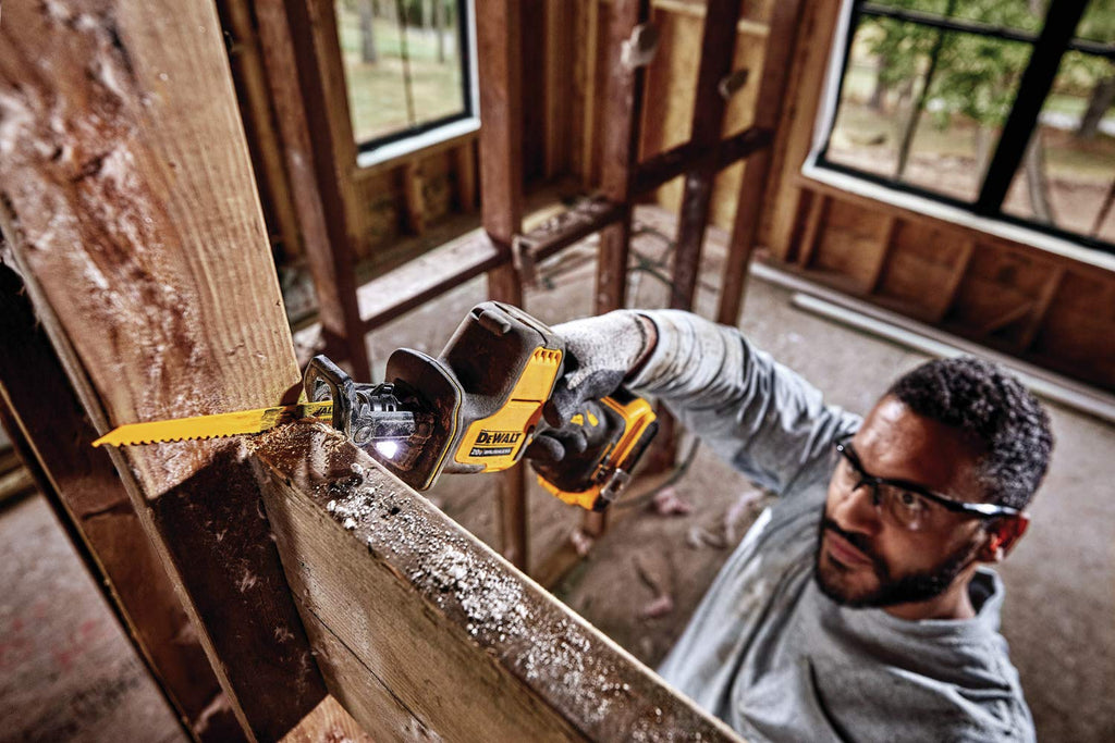 Cordless One-Handed Reciprocating Saw Kit B12716
