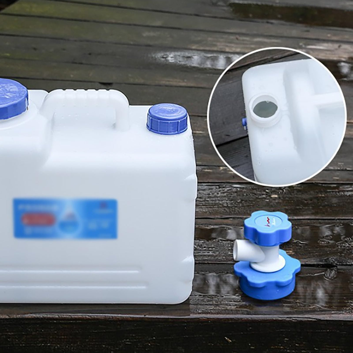 2 Gallons Clear Water Container with Spigot and Handle C9271