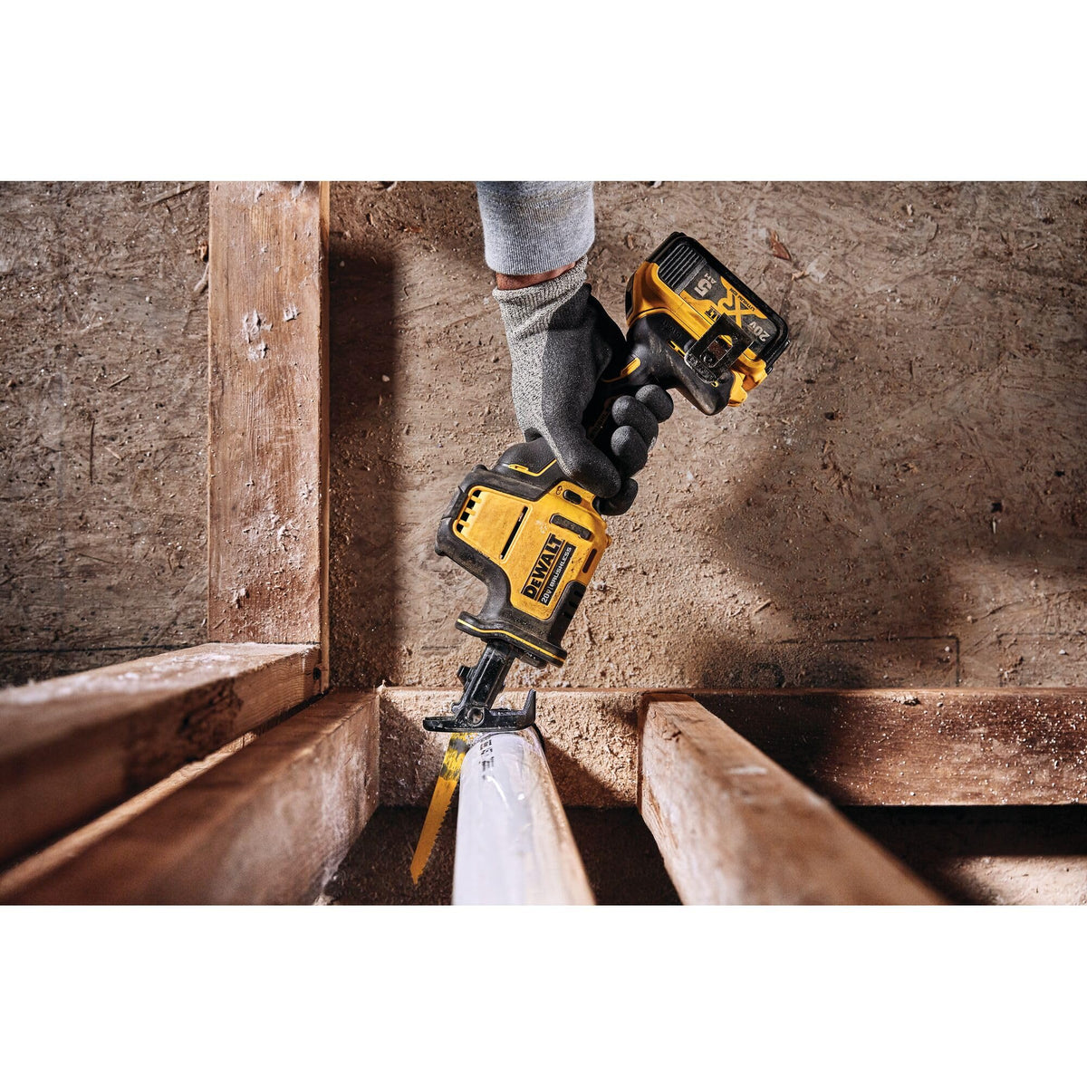 Cordless One-Handed Reciprocating Saw C527595