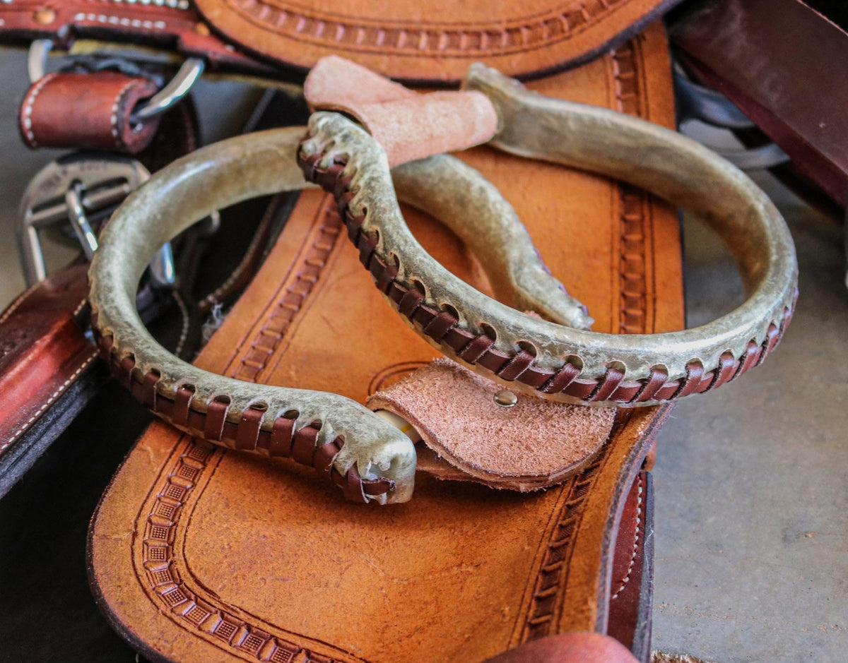 Oxbow Round Metal Western Stirrups K164905