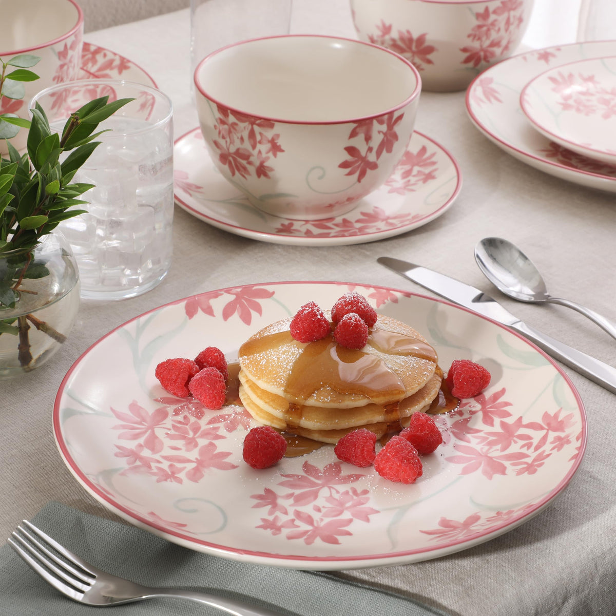 12-Piece Matte Stoneware Dinnerware Set with Pink Floral Pattern E352