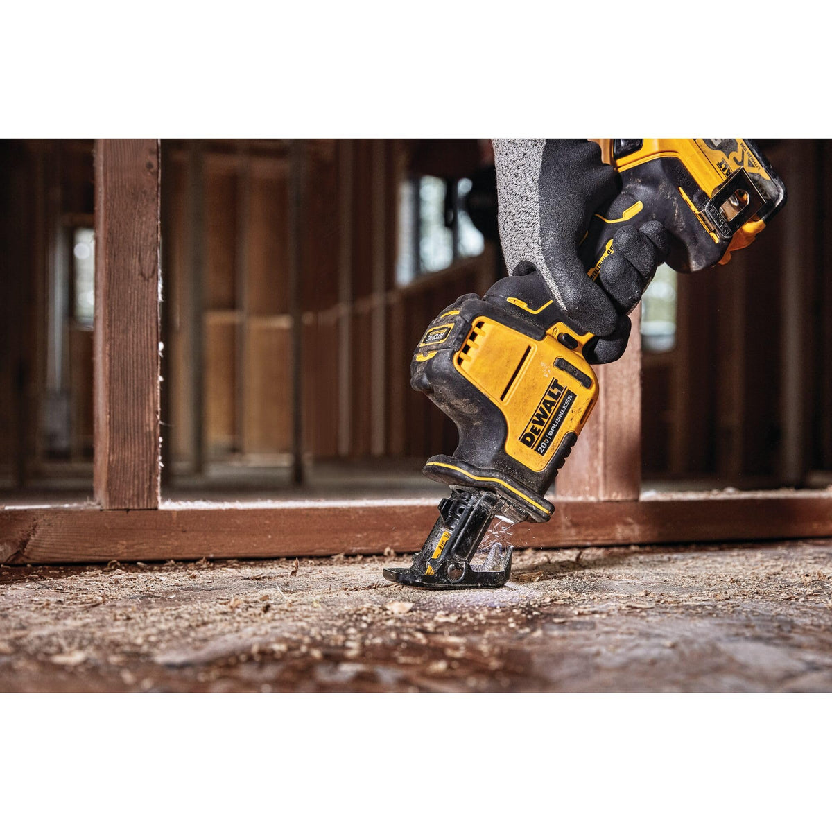 Cordless One-Handed Reciprocating Saw C527595